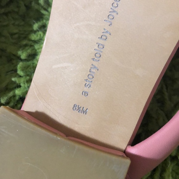 Nudes in pink strappy sandals - Picture 7 of 10